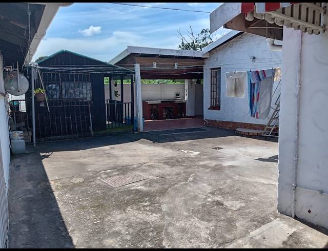 3 BEDROOM HOUSE FOR SALE IN MEREBANK EAST